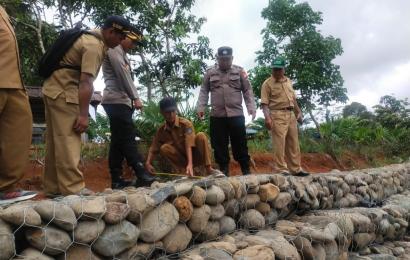 Kapolsek Giri Mulya Melaksanakan Kegiatan Monev Pembangunan Fisik T.A 2023 di Desa Giri Mulya