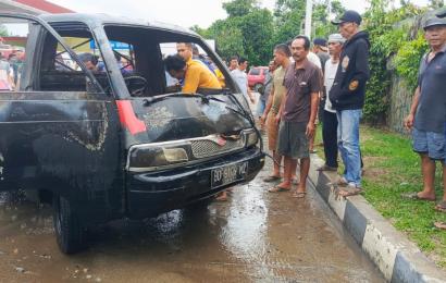 Polres BS Olah TKP Kebakaran Mobil Pick Up di SPBU Kutau 