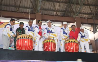Gubernur Bengkulu Didampingi Dir Lantas Polda Bengkulu Secara Resmi Buka Turnamen Voli Kapolda Bengkulu Cup 2023