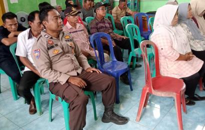 Kanit Binmas Polsek Pino Dampingi Musyawarah Pembangunan Desa Gedung Agung Tahun 2025 