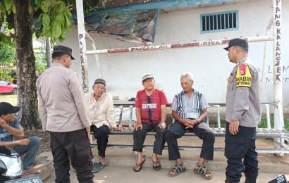 Polsek Seluma Jumat Curhat Dengarkan Keluahan Warga Pasar Tais 