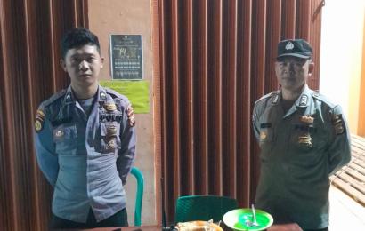 Personel Polres Kaur Pengamanan di Gudang Logistik 1