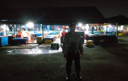 Personel Polsek KSKP Pulau Baai Cegah Tindakan Kejahatan, Patroli Dini Hari 
