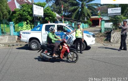 Sat Lantas Polres BS, Gatur Lalin Dilokasi Keramaian dan Seputaran Gudang Logistik KPU, Kantor KPU dan Bawaslu