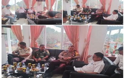 Kapolsek Gading Cempaka Hadiri Rapat Koordinasi Pembangunan Kios dan Pelataran Ikan di Pasar Panorama