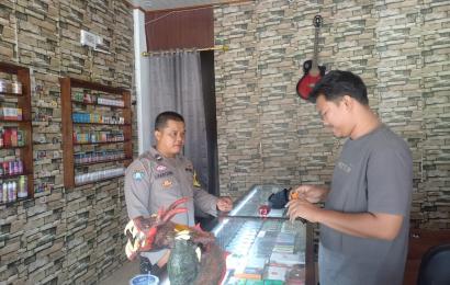 Bhabinkamtibmas Polsek Kota Manna Sambang dengan Cara Door To Door System Sampaikan Imbauan Kamtibmas