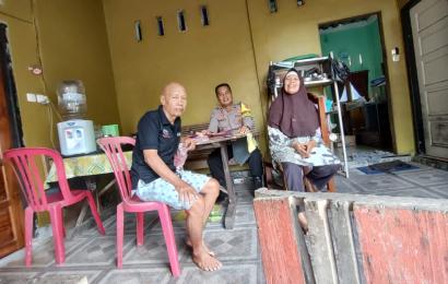 Tingkatkan Keamanan di Daerah Binaan, Bhabinkamtibmas Polsek Manna Sambang DDS