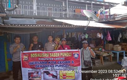 Personel Polsek Lebong Utara Sosialisasi Saber Pungli di Kelurahan Amen