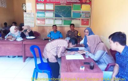 Bhabinkamtibmas Polsek Kaur Selatan Hadiri BLT DD di Desa Tanjung Bunga 