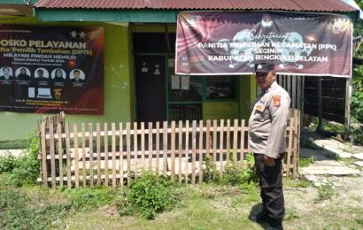 Polsek Seginim, Giatkan Patroli Ke Kantor PPK dan Panwascam Seginim Dalam Wujudkan Kamtibmas yang Kondusif
