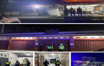 Patroli Malam Hari, Personel Polresta Bengkulu Sambangi Gudang Logistik KPU Kota Bengkulu