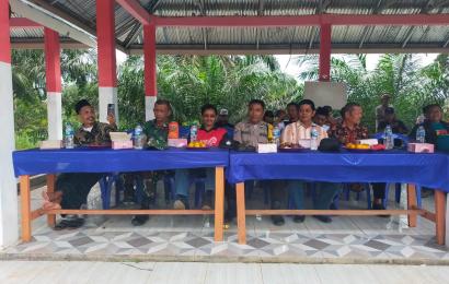 Bhabinkamtibams Polsek Ketahun Hadiri Aniversary Bolo Rodo Community