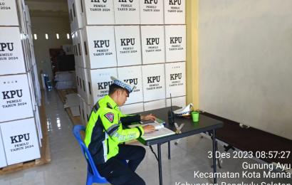Sat Lantas Patroli ke Lokasi Keramaian dan Seputaran Gudang Logistik KPU, Kantor KPU Serta Bawaslu