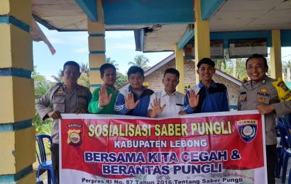 Personel Polsek Lebong Atas Sosialisasi Saber Pungli di Desa Tabeak Blau