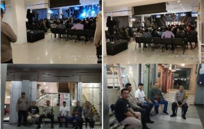 Polsek Ratu Samban Lakukan Pengamanan Ibadah Natal di GBI Rayon 13 Sariwangi Bengkulu 