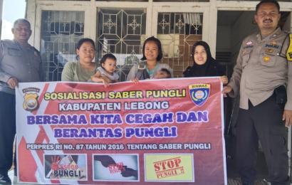Personel Polsek Lebong Tengah Sosialisasi Saber Pungli di Desa Suka Bumi
