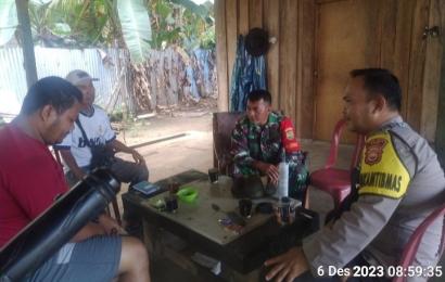 Jalin Sinergitas, Bhabinkamtibmas dan Babinsa Patroli Sambang di Desa Sukarami 