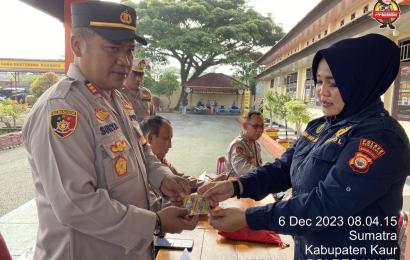Pastikan Kondisi Personel Sehat, Kasubsatgas Banops OMB Dokkes Polres Kaur Cek Kesehatan Personel