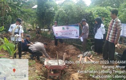 Bhabinkamtibmas Polsek Lebong Tengah Hadiri Titik Nol Pembangunan JUT di Desa Karang Anyar