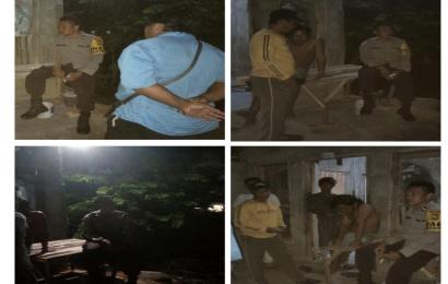 Gelar Patroli Malam, Polsek Muara Bangkahulu Sambangi Warga dan Sampaikan Imbauan Kamtibmas