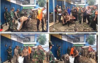 Kodim 0407 Bengkulu Bersama Polresta Bengkulu dan Pemerintah Kota Bengkulu Bakti Sosial di Pasar Minggu 