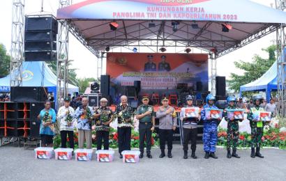 Wujudkan Pemilu Damai, Panglima TNI dan Kapolri Gelar Kegiatan Bhakti Sosial dan Bhakti Kesehatan