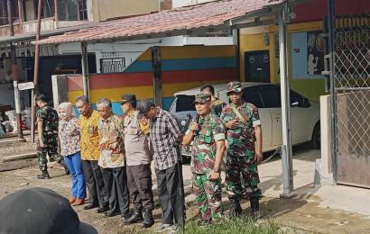 Jalin Sinergitas, TNI-Polri Karya Bhakti Pencegahan Banjir dan Wabah Penyakit