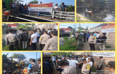 HUT Kodam Sriwijaya ke-78, TNI-Polri Bersinergi Bersama Pemkot Gelar Bakti Sosial Bersihkan Bantaran Sungai