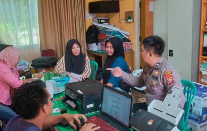 Personel Sat Lantas Polres Kaur Laksanakan Penyuluhan, Sampaikan Imbauan kamtibmas Jelang Nataru 2024
