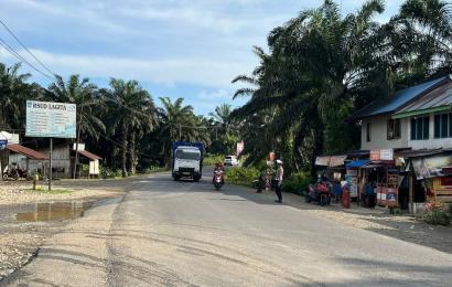 Antisipasi Kemacetan Kendaraan, Polsek Ketahun Laksanakan Gatur Lalin Dijalan Simpang KTM Lagita