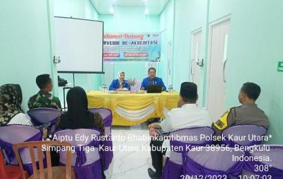 Jalin Kerjasama yang Baik, Bhabinkamtibmas Polsek Kaur Utara Hadiri Re-Akreditasi Puskesmas Perawatan Padang Guci