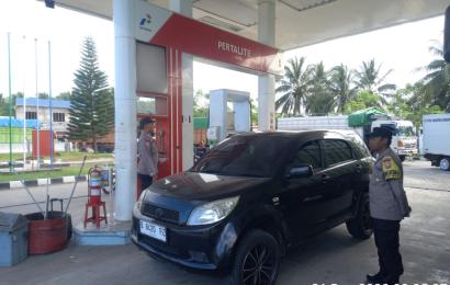 Pengawasan di SPBU, Personel Polsek Maje Cegah Kecurangan dan Pelanggaran 