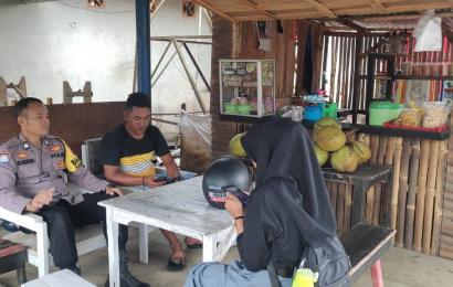 Jalin Kedekatan dengan Masyarakat, Bhabinkamtibmas Polsek Padang Jaya Sambang ke Wilayah Binaannya