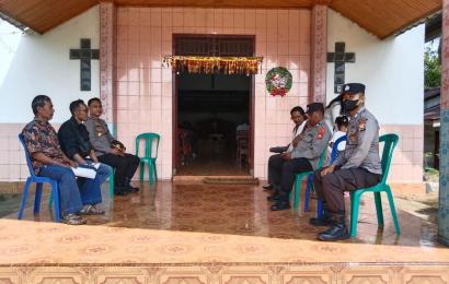 Hadir Ditengah Masyarakat, Polsek Giri Mulya Lakukan Pengamanan Ibadah Natal di Gereja GKSBS 