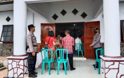 Kapolsek Giri Mulya Pastikan Keamanan Ibadah Natal di Gereja Santo Petrus Desa Giri Mulya