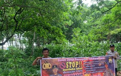 Antisipasi Karhutla Bhabinkamtibmas Polsek Nasal Berikan Imbauan kepada Warganya