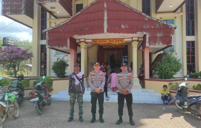 Pastikan Ibadah Natal Berjalan Aman, Polsek Ketahun Lakukan Patroli dan Pengamanan