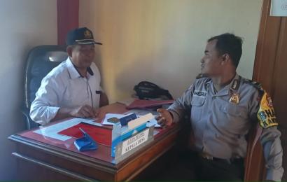 Bhabinkamtibmas Seginim Sambangi Warga Binaannya, Ajak Wujudkan Situasi Kamtibmas yang Kondusif 