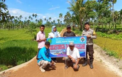 Bhabinkamtibmas Polsek Lebong Utara Hadiri Monev Jalan Usaha Tani di Desa Kota Baru