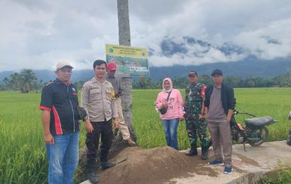 Bhabinkamtibmas Polsek Lebong Utara Hadiri Monev Jalan Usaha Tani di Desa Talang Bunut