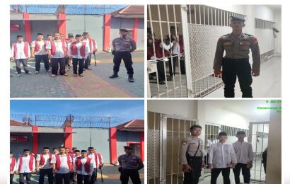 Jalani Persidangan, 18 Tahanan Dikawal Sat Samapta Polresta Bengkulu Menuju Pengadilan 