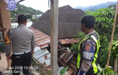 Lakalantas Tunggal, Sepeda Motor Tabrak Atap Rumah Warga di Lebong