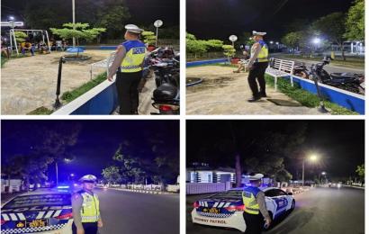 Ciptakan Situasi Kamseltibcar Lantas yang Aman dan Kondusif di Wilkum, Sat Lantas Polresta Bengkulu Patroli Blue Light