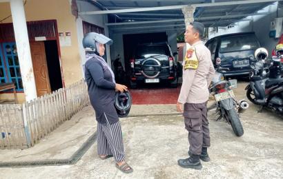 Wujudkan Masa Kampanye Pemilu Serentak Tahun 2024 yang Kondusif, Bhabinkamtibmas Polsek Pino Sambang Dialogis 
