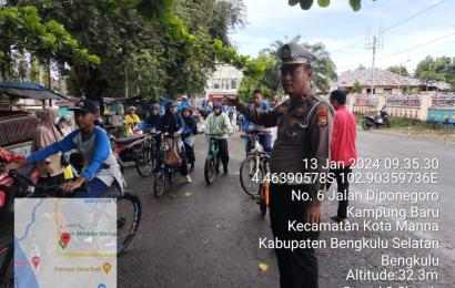 Polres Bengkulu Selatan Melakukan Pengawalan dan Pengaturan Peserta Gowes Bareng SMP IT Al Qalam  