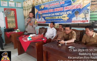 Bhabinkamtibmas Polsek Pino Raya, Hadiri MUSDESSus Penetapan Calon Penerima BLT dan Ketahanan Pangan 