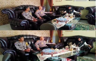 Kapolsek Kampung Melayu ke Kepala Sekolah MTSN 02 Kota Bengkulu