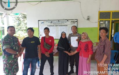 Problem Solving, Bhabinkamtibmas Mediasi Keributan Warga di Desa Sukau Kayo