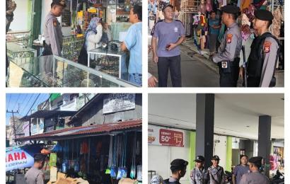 Sambangi Pedagang dan Pemilik Toko, Personel Sat Samapta Sampaikan Pesan Kamtibmas