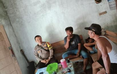 Bhabinkamtibmas Ajak Warga Untuk Jaga Keamanan Bersama menjelang  Pemilu Serentak Tahun 2023